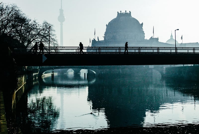 Flowing Silhouettes